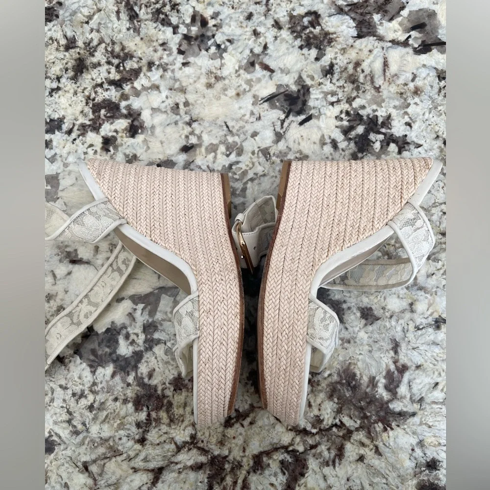Stuart weitzman ivory lace wedges with gold hardware - Picture 5 of 12